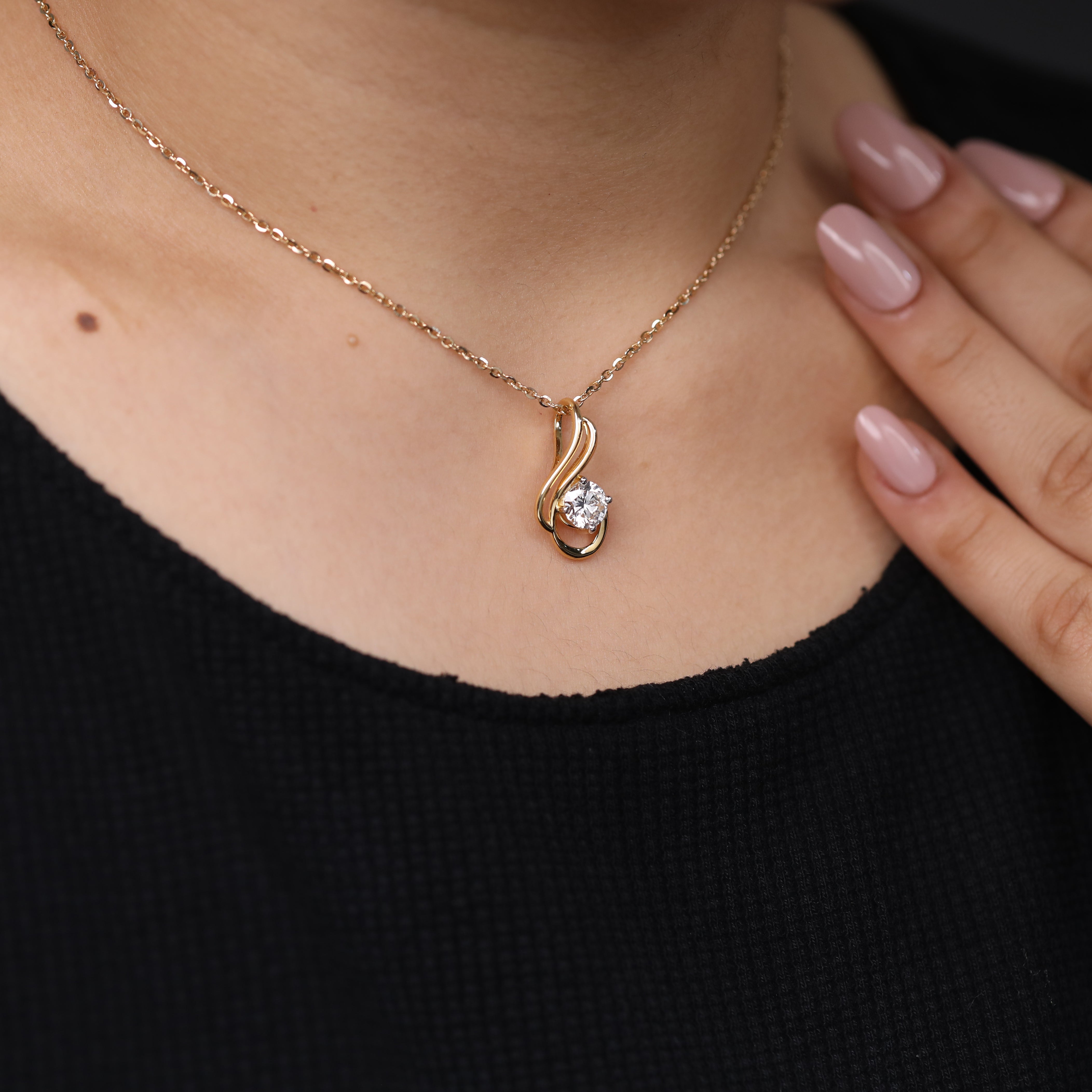 Holiday gift pendant styled using lab grown diamond