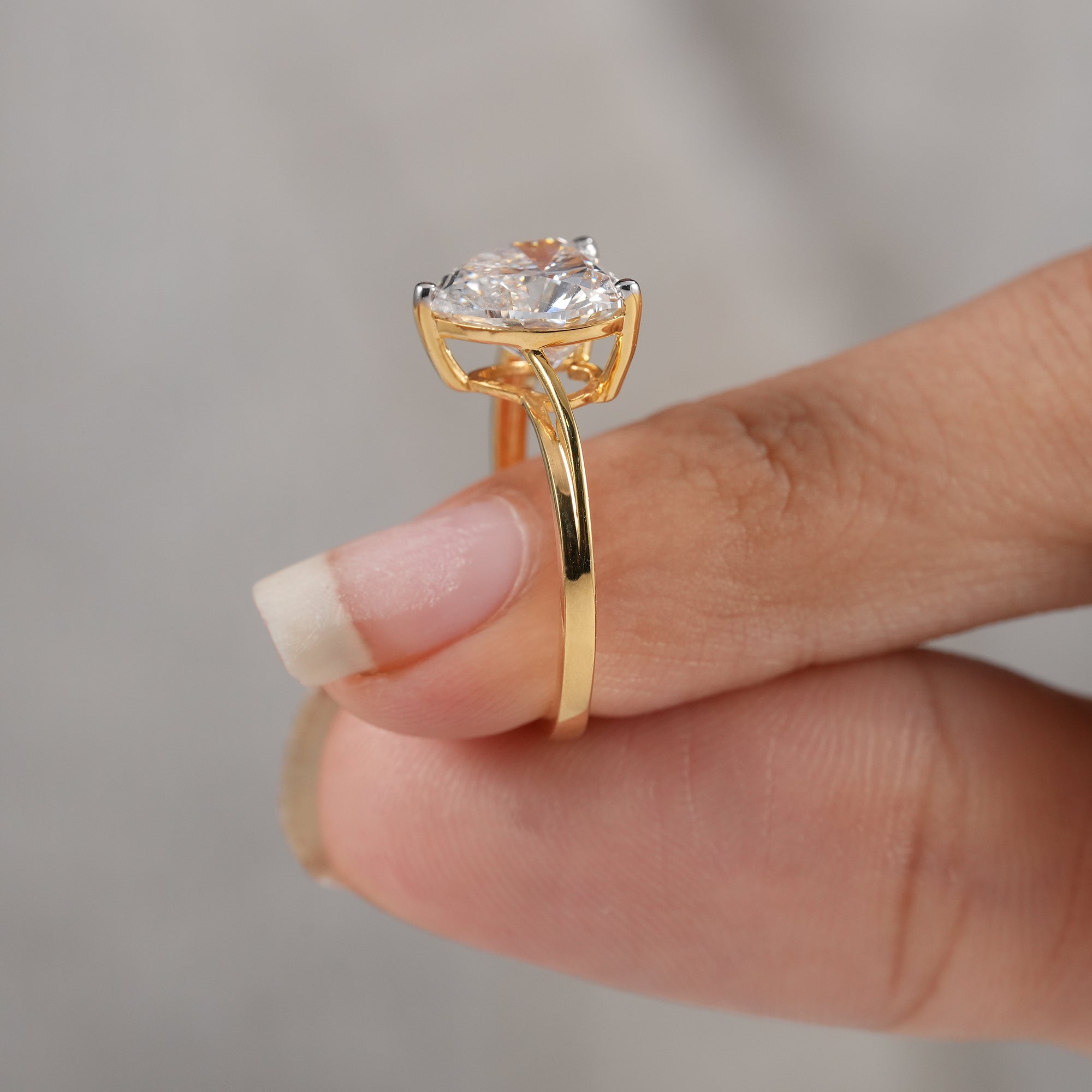 Fine jewelry heart diamond ring for anniversary gift.