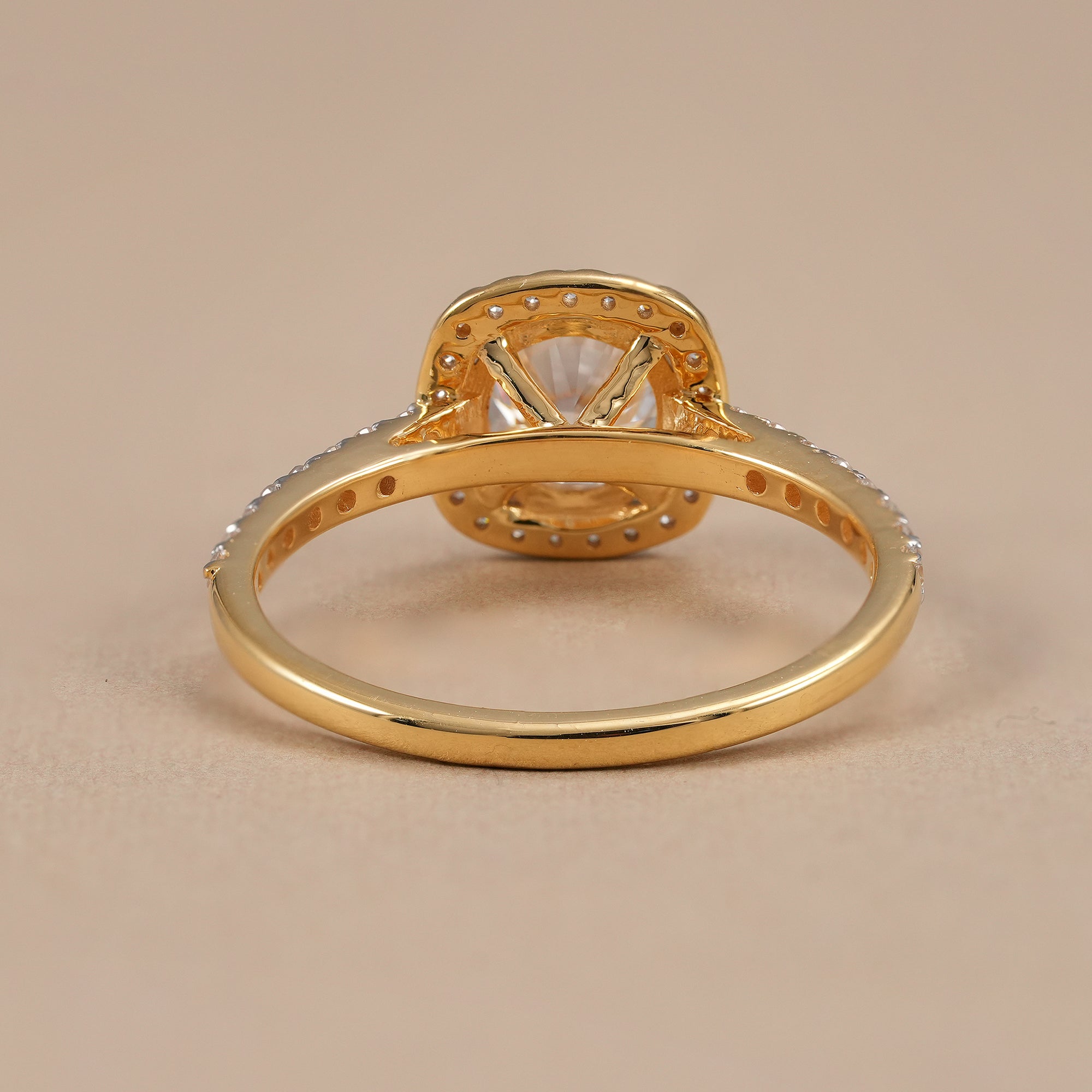 Round lab diamond halo ring handcrafted in gold