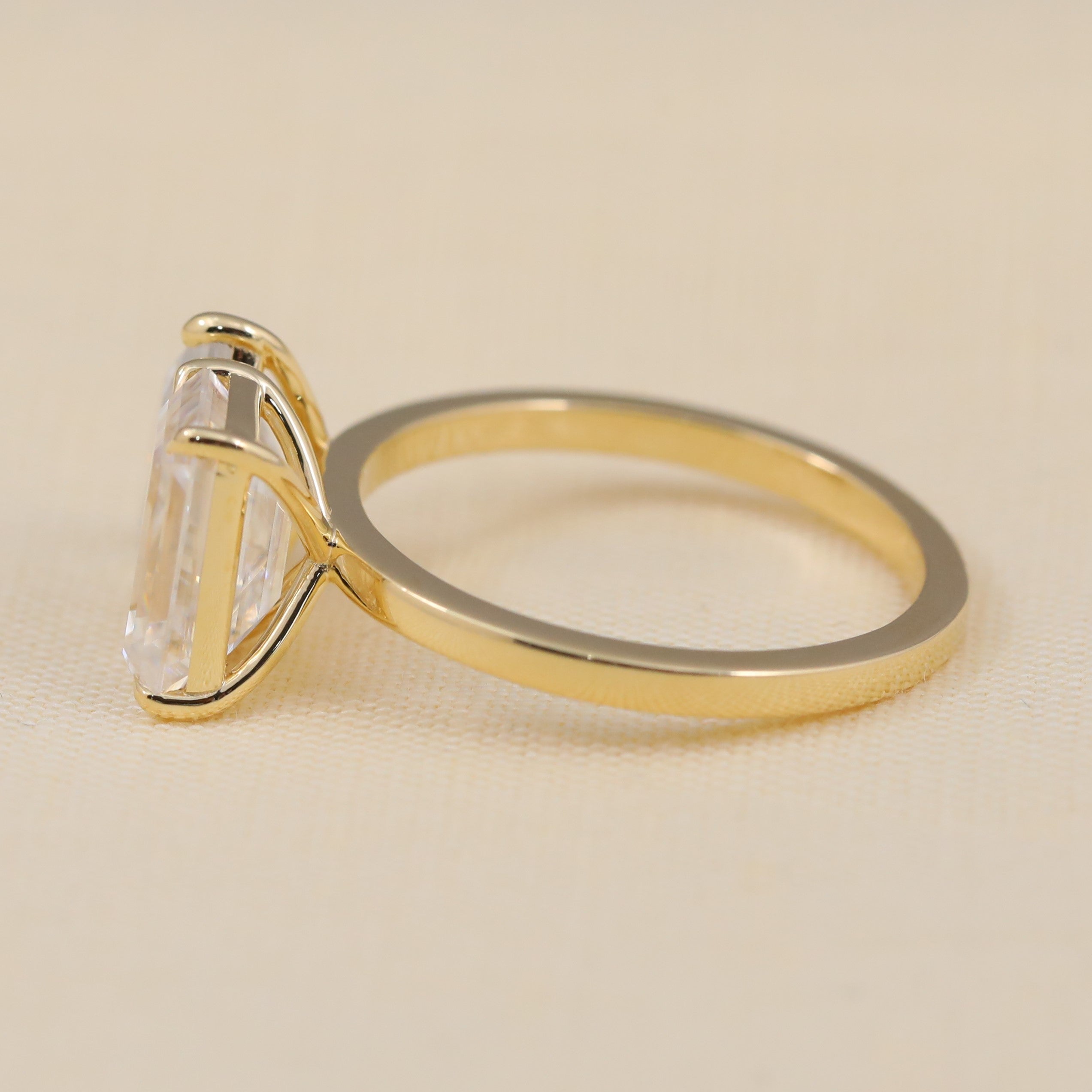 Modern toi et moi engagement ring showcasing two lab grown diamonds