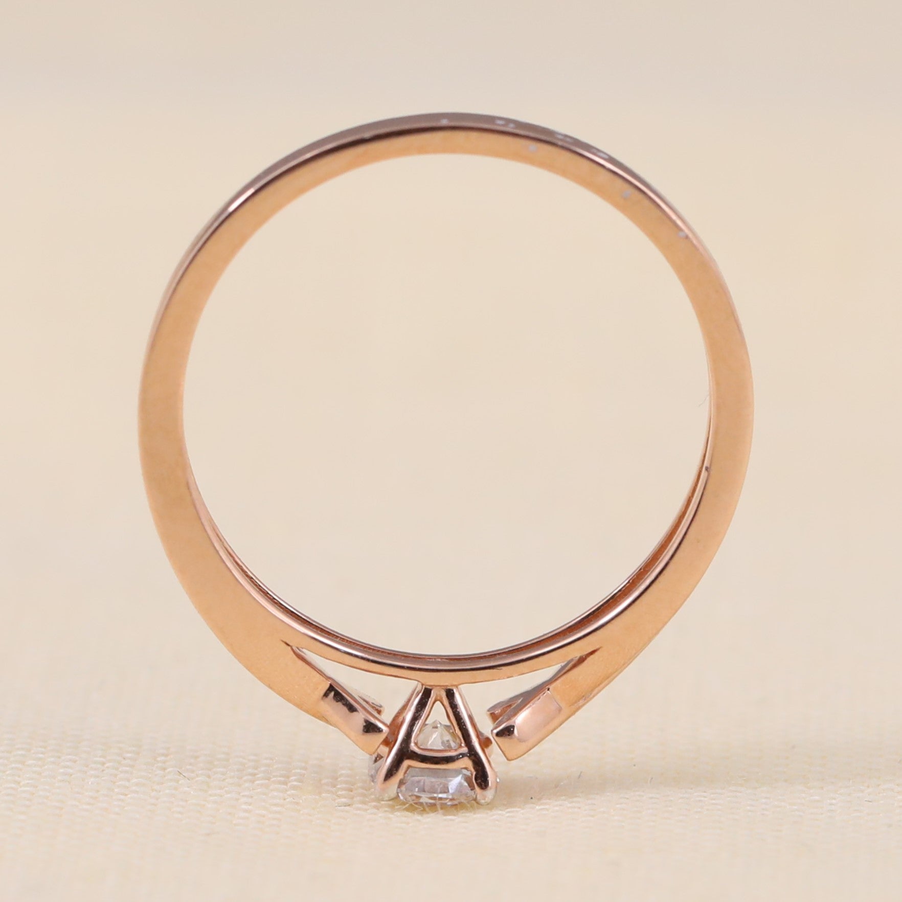 Round Lab Grown Diamond Solitaire Engagement Ring with Split Shank