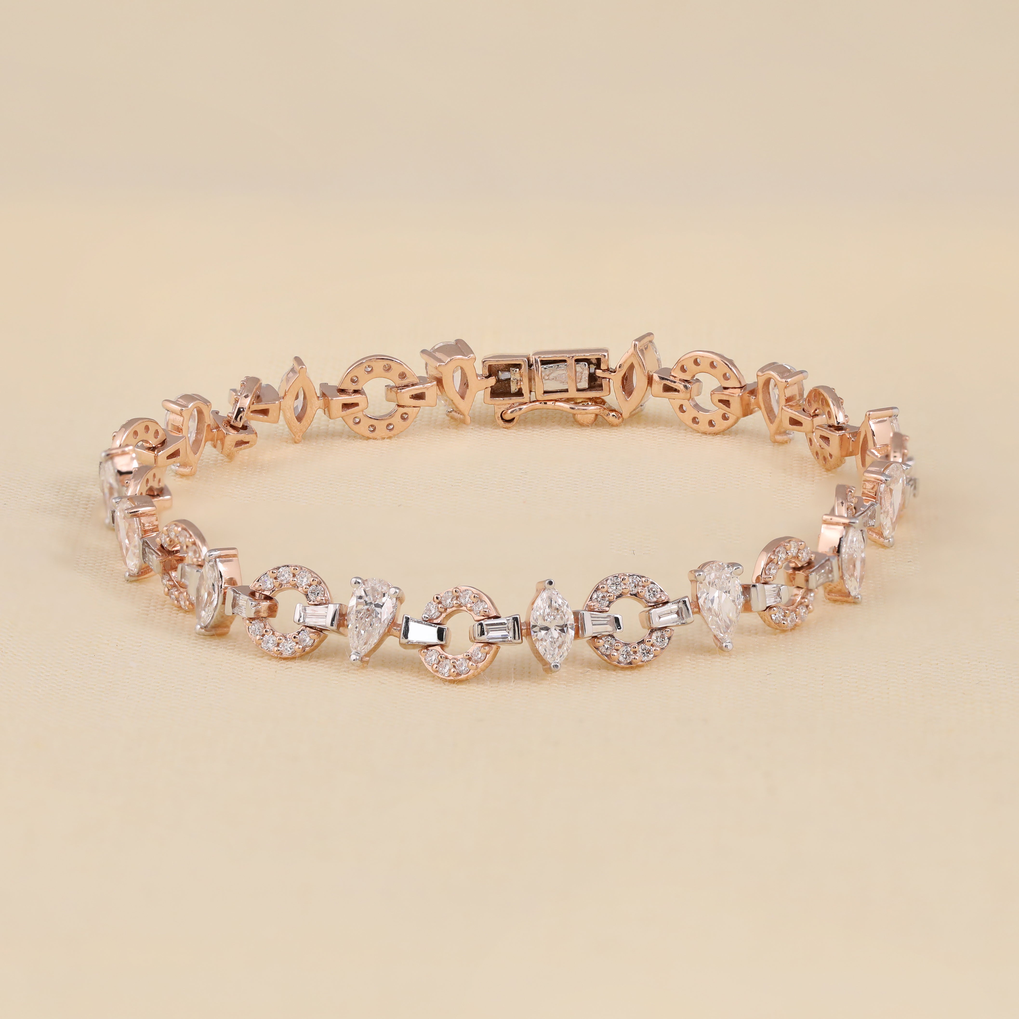 Classic Lab Diamond Circle Link Bracelet