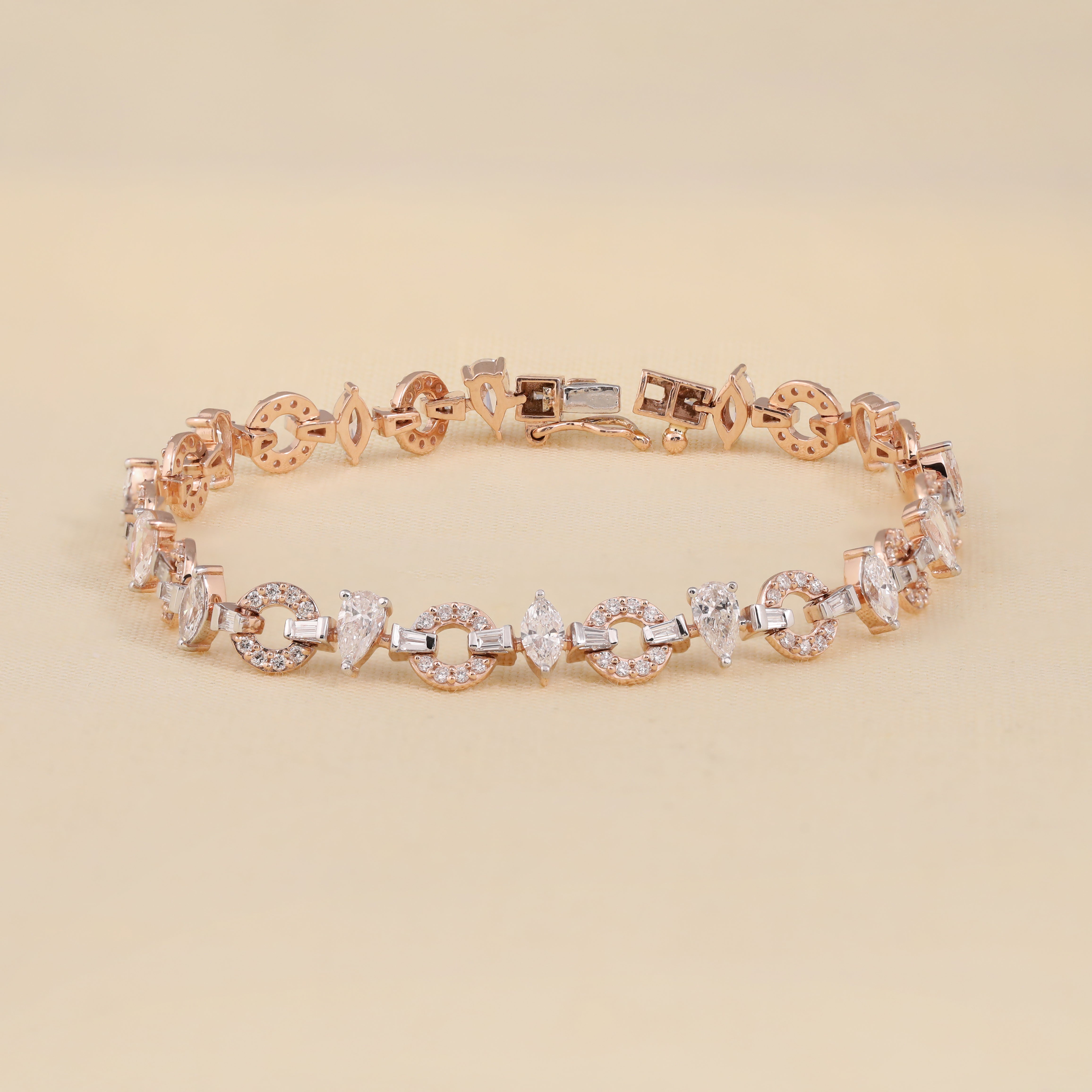 Classic Lab Diamond Circle Link Bracelet