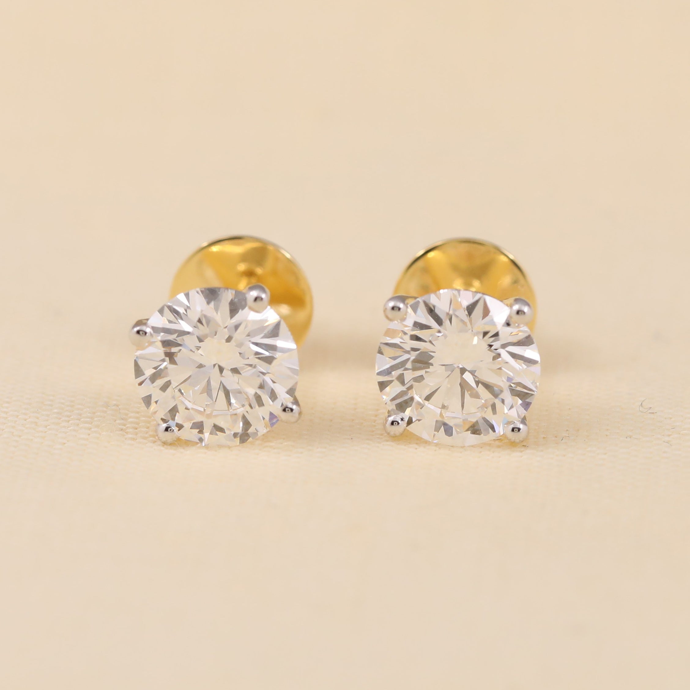 Round diamond stud earrings for women, best gift jewelry for anniversary.
