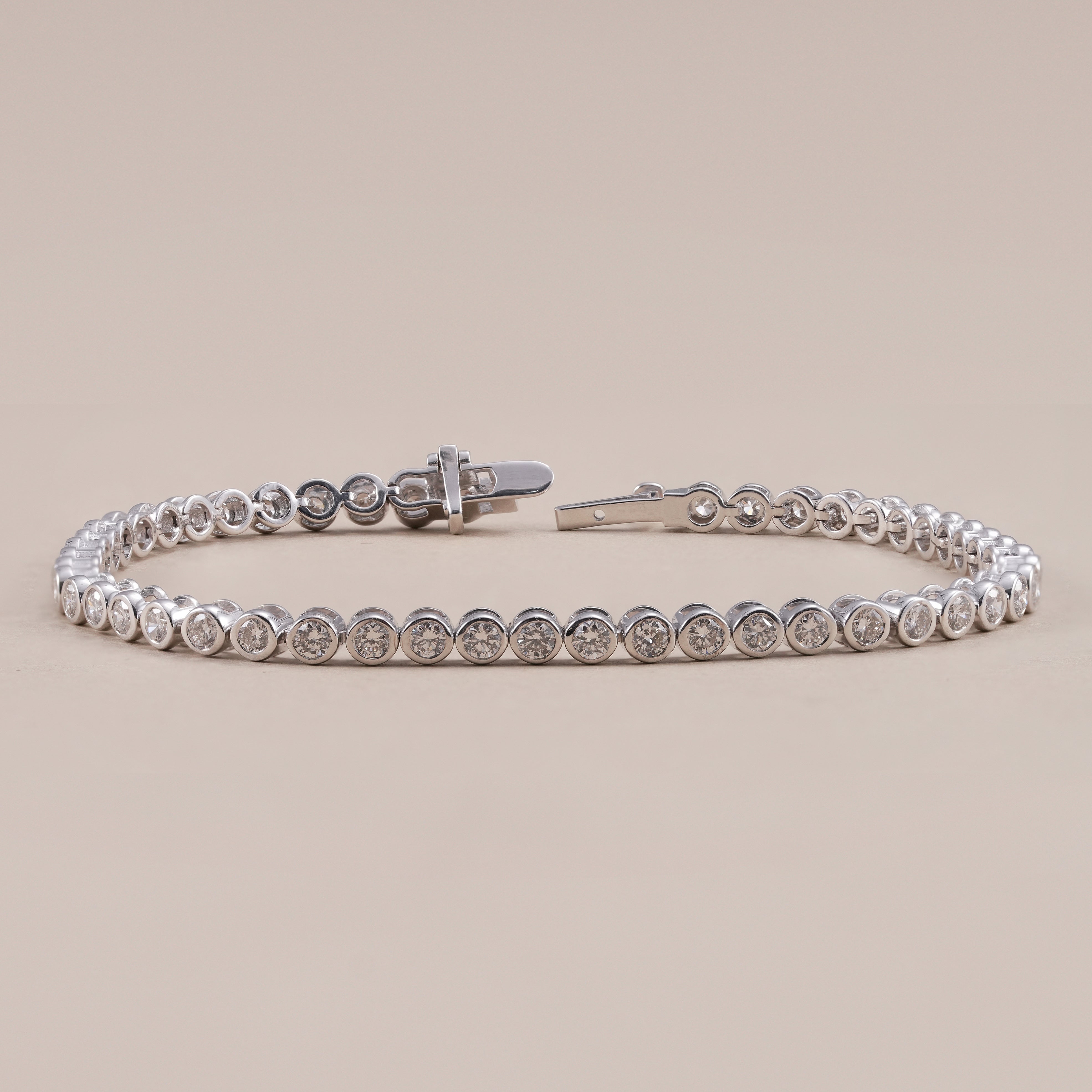 Sustainable lab grown diamond bracelet with brilliant round stones.