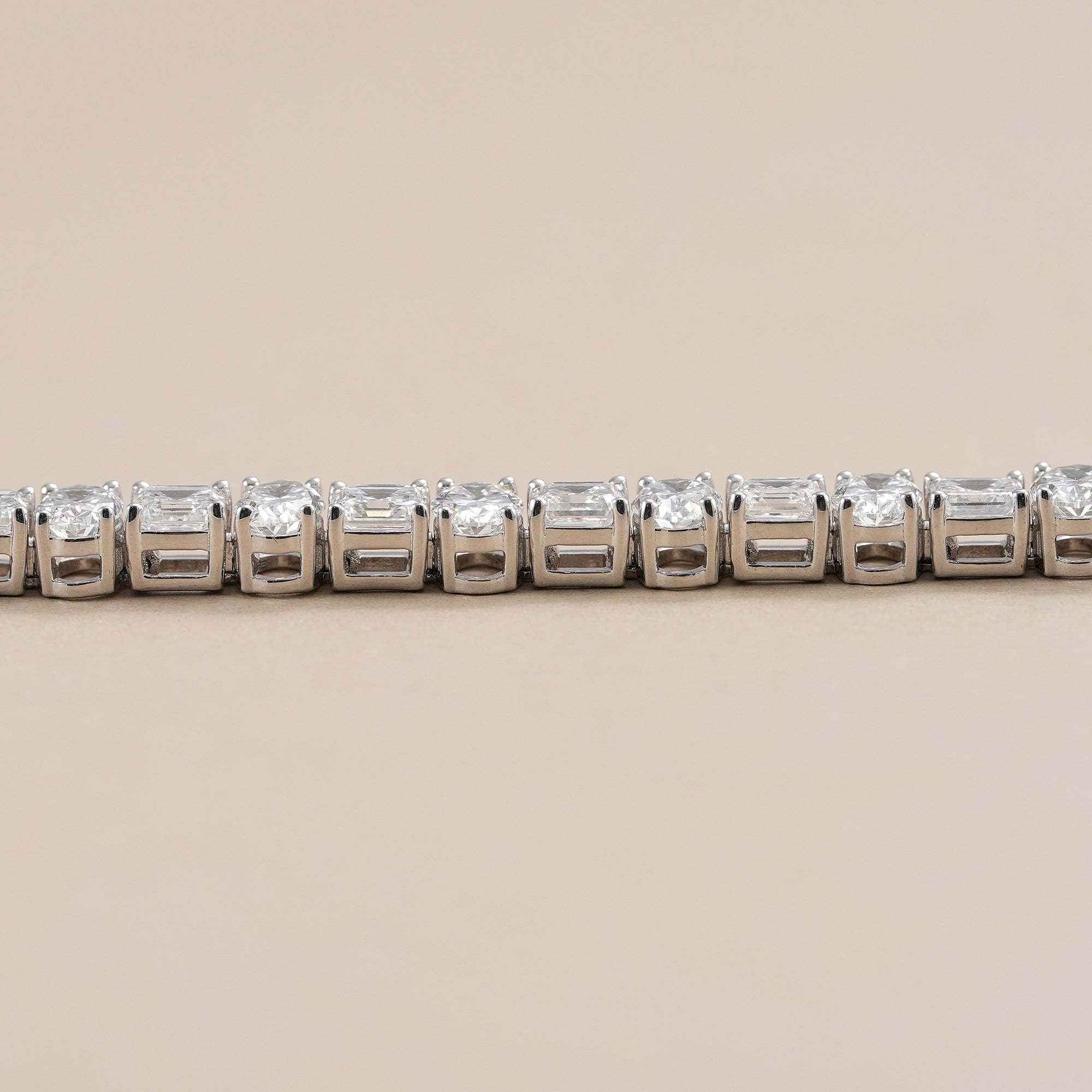 Elegant lab grown diamond tennis bracelet for women.