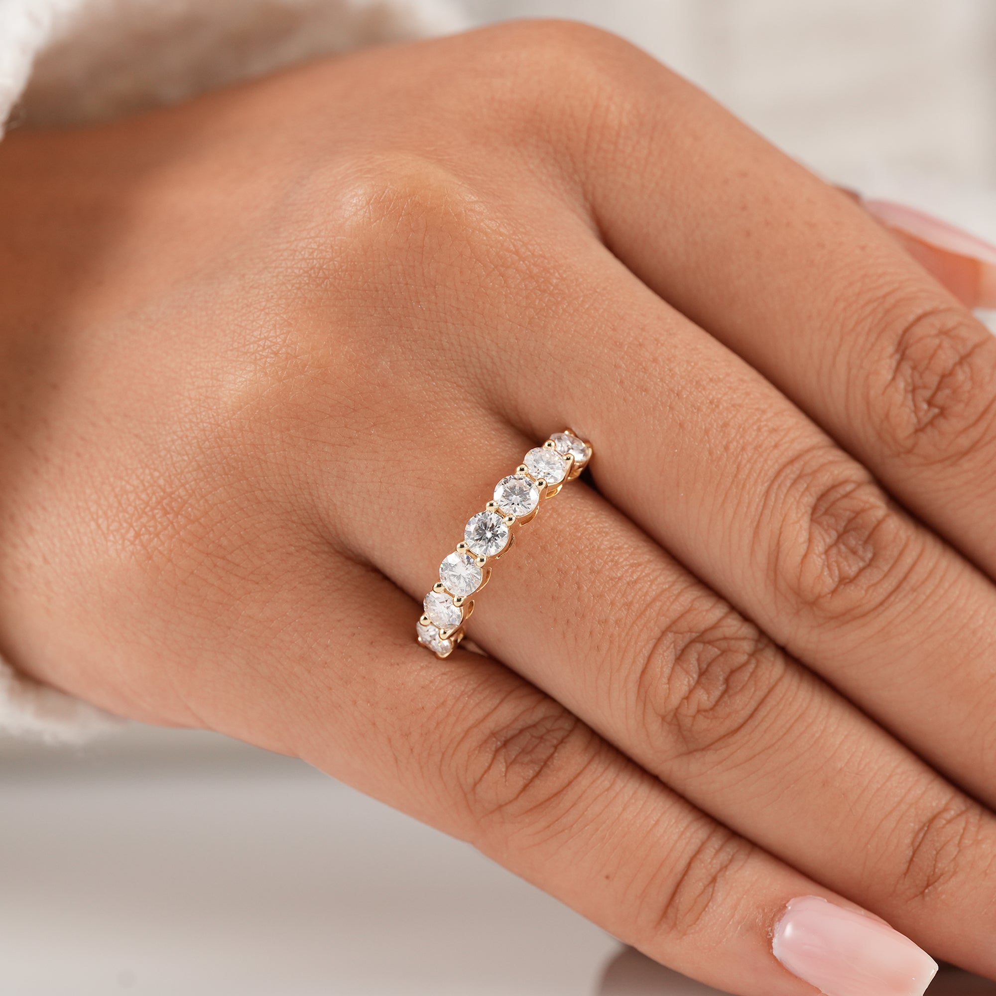 Round diamond stacking band handcrafted in solid gold