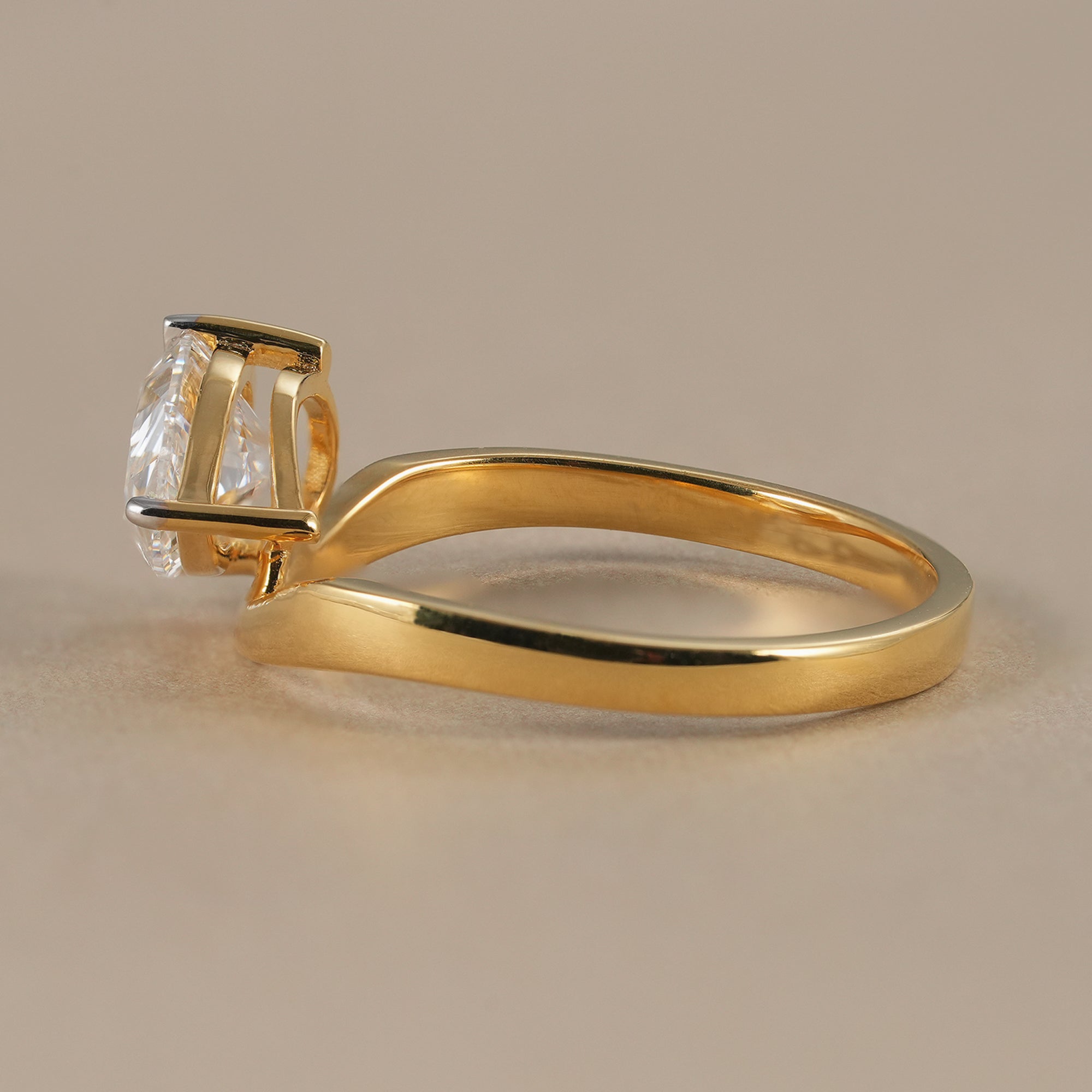 Luxury pear diamond bridal ring with bypass design