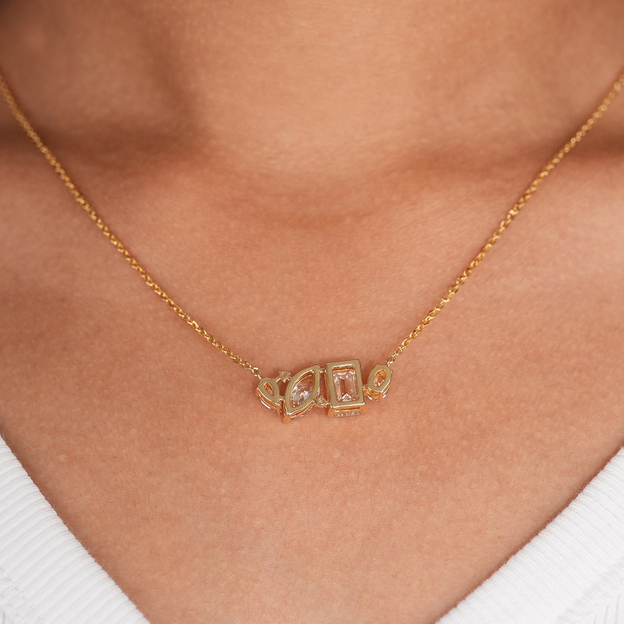 Modern cluster diamond pendant necklace for women