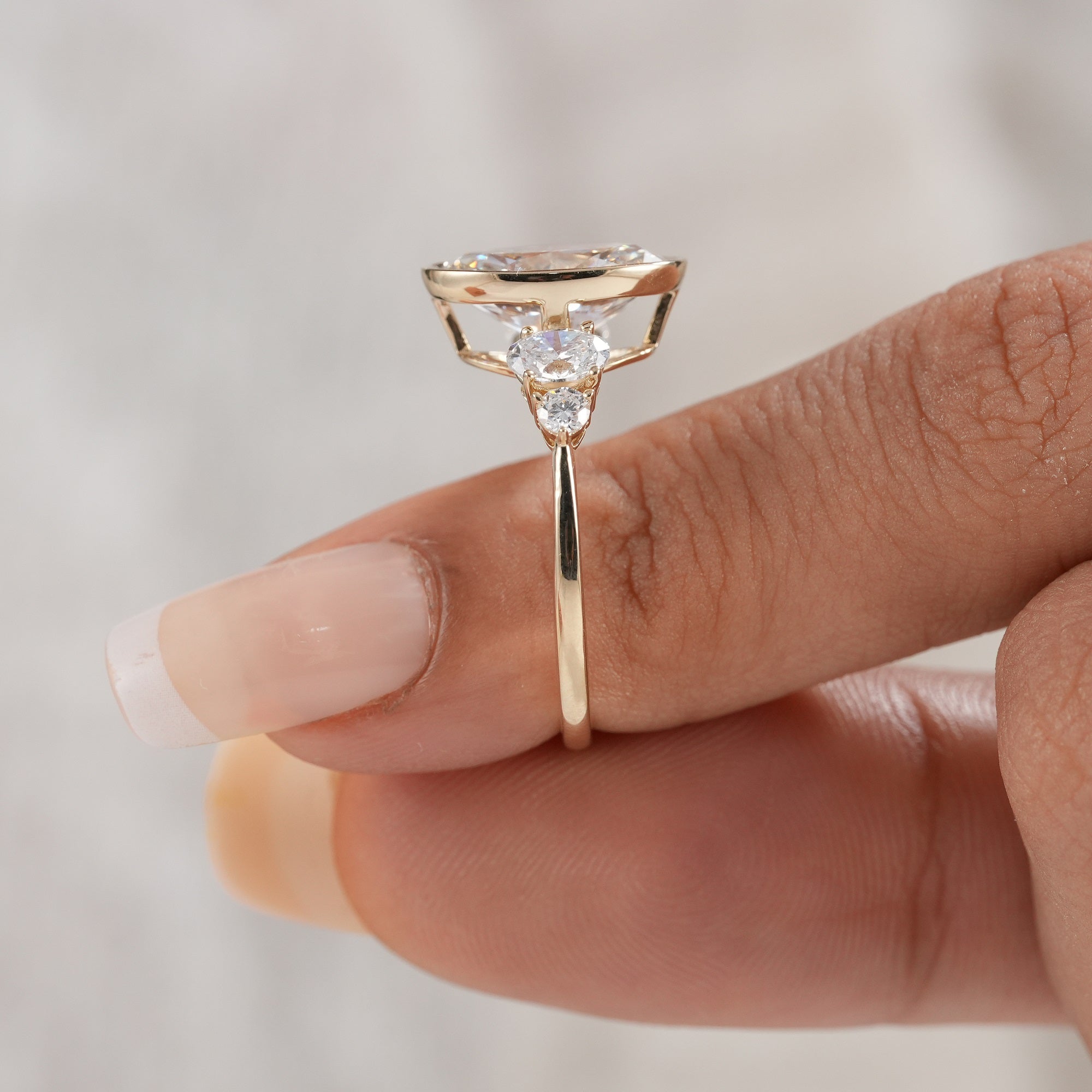 Elegant IGI certified lab grown diamond statement ring