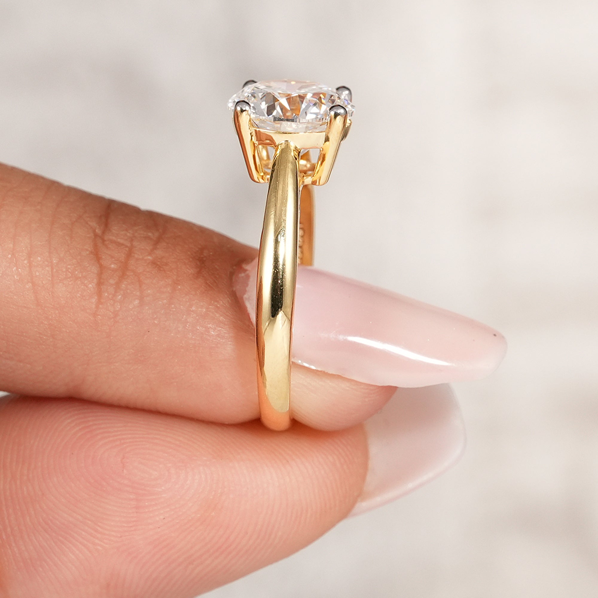 Round Brilliant Lab Grown Diamond Elegant 4 Prong Cathedral Setting