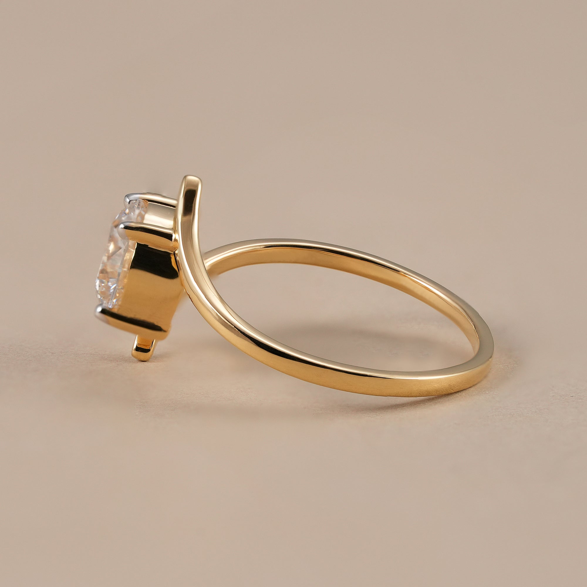 Elegant round lab grown diamond twisted ring for women