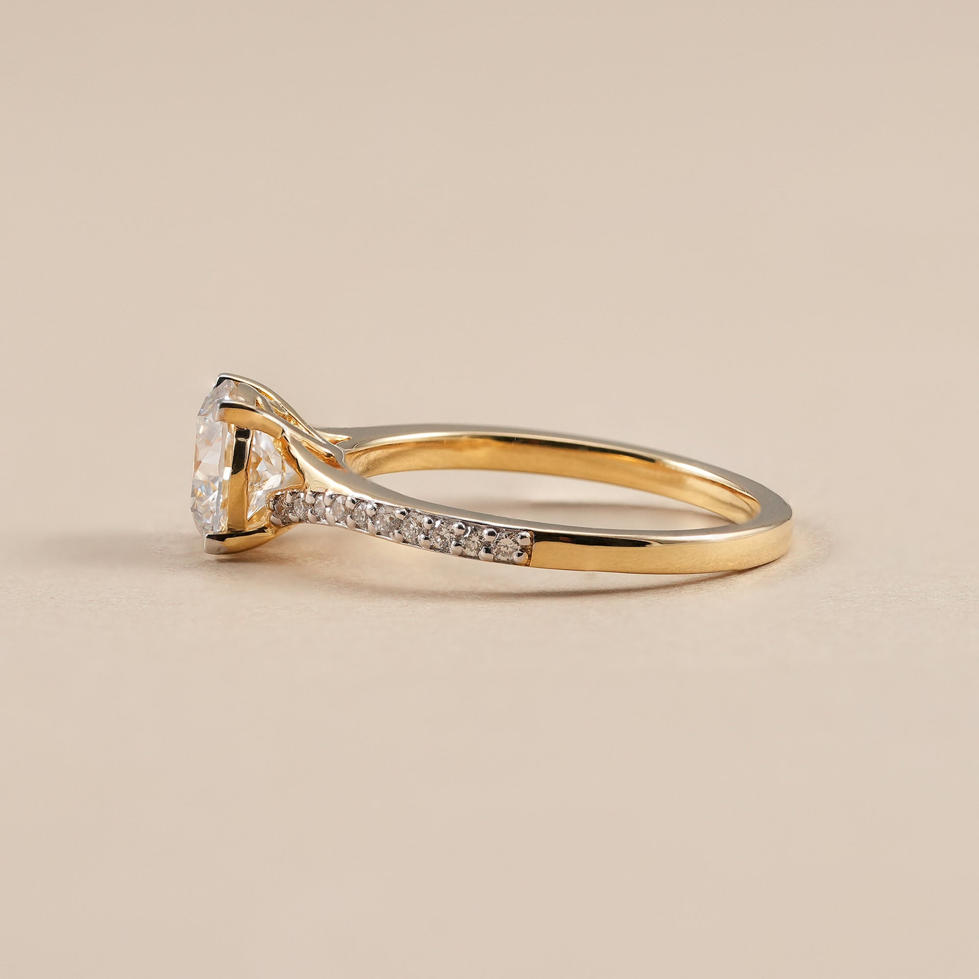 Round brilliant lab grown diamond proposal ring for women