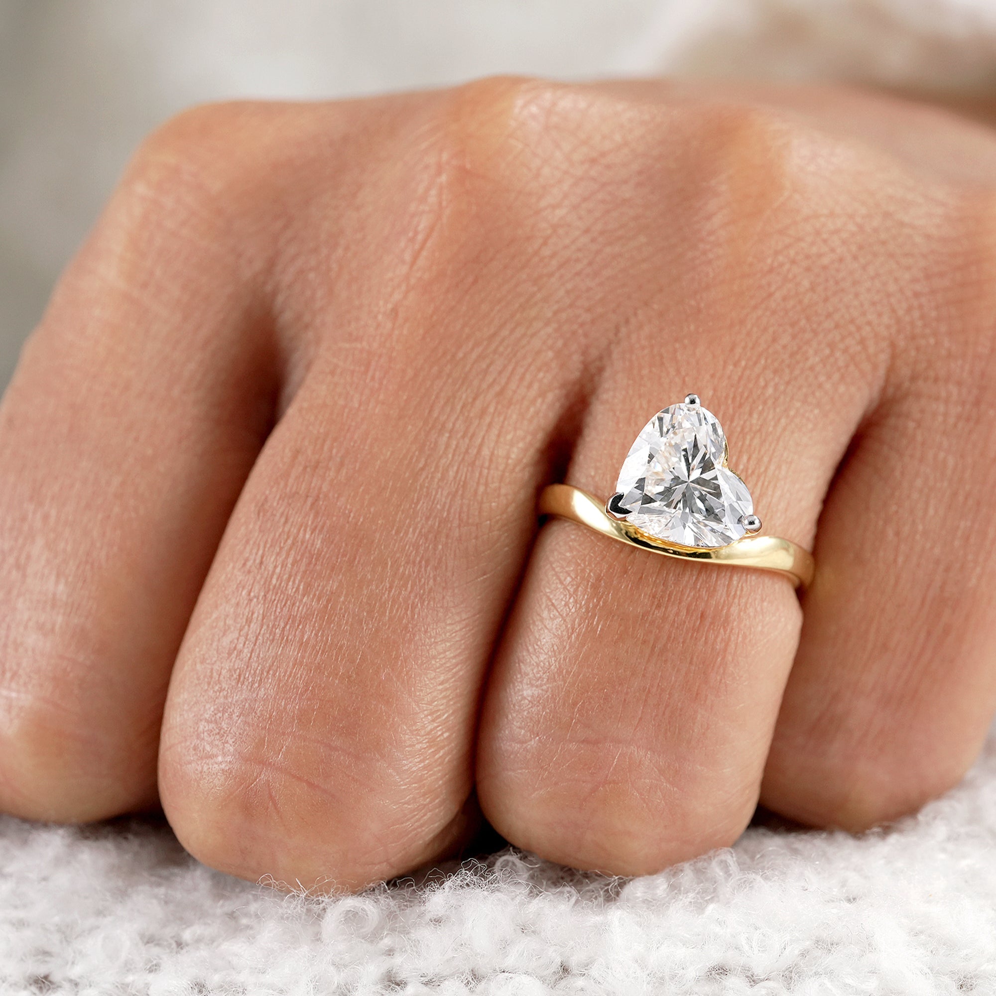 Luxury heart cut diamond engagement ring in gold