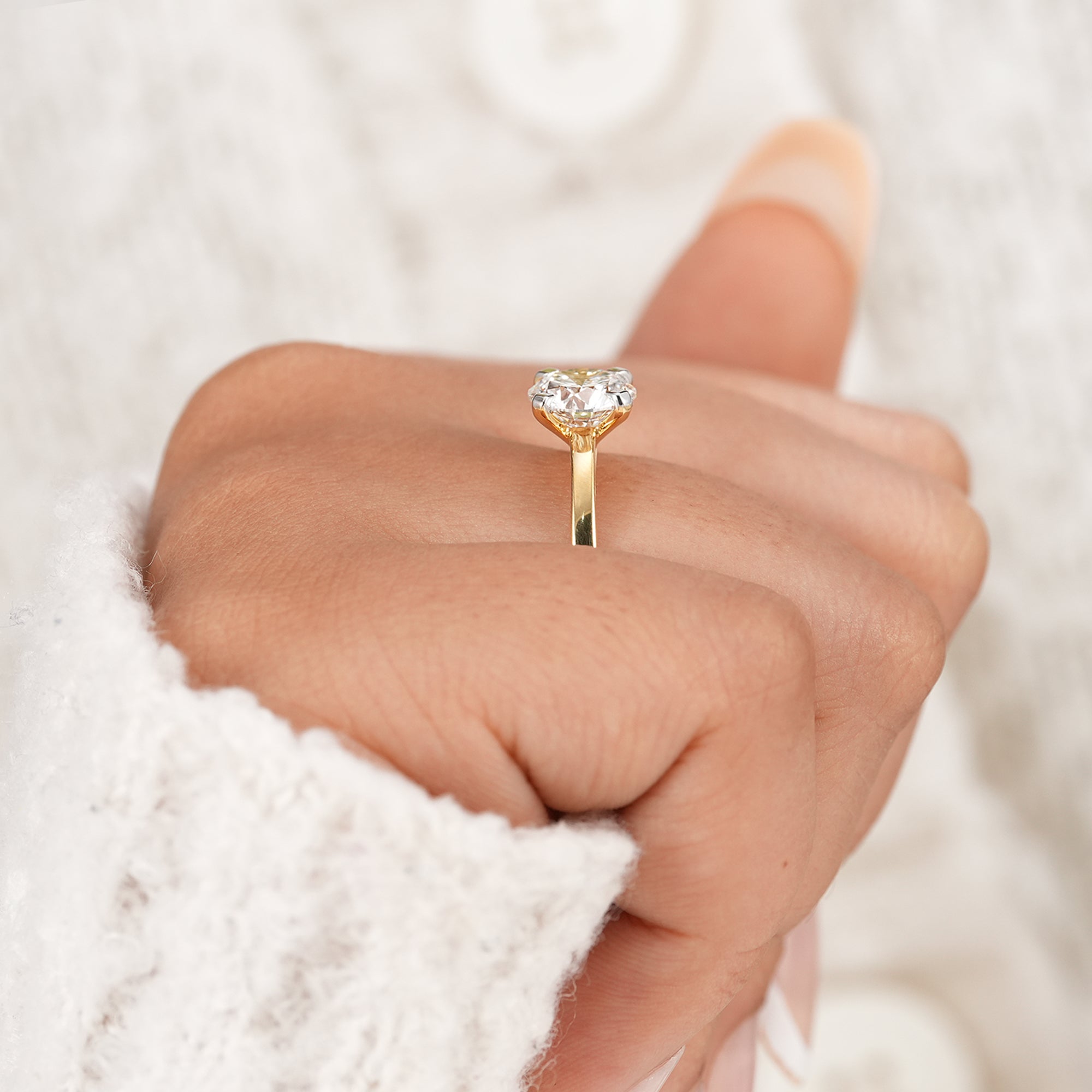 4 Prong Round Diamond Ring