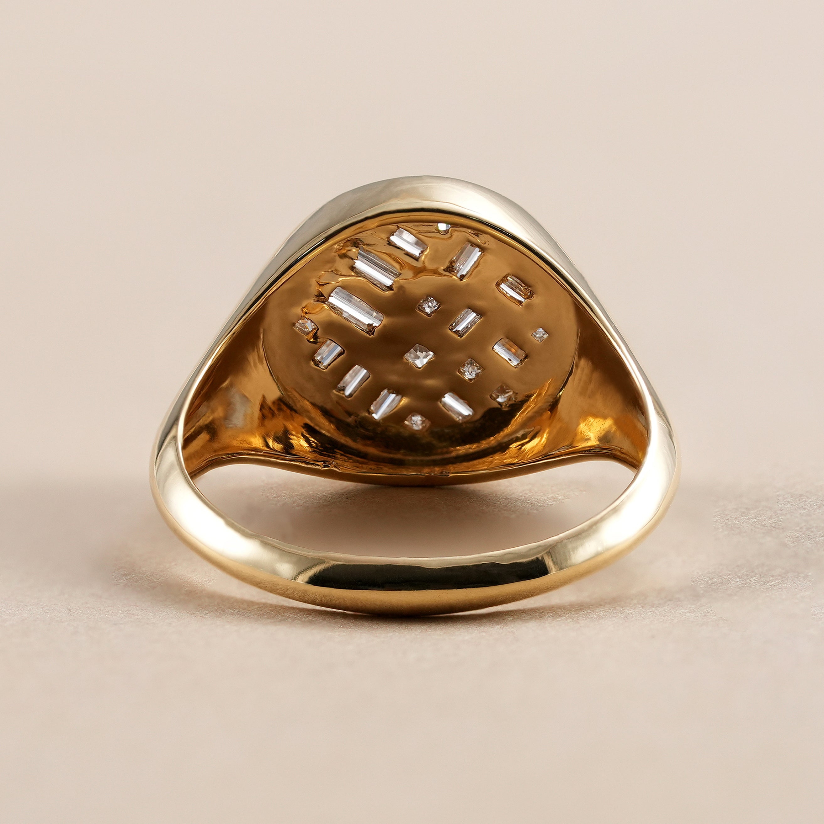 Unisex lab diamond signet ring with geometric diamond pattern