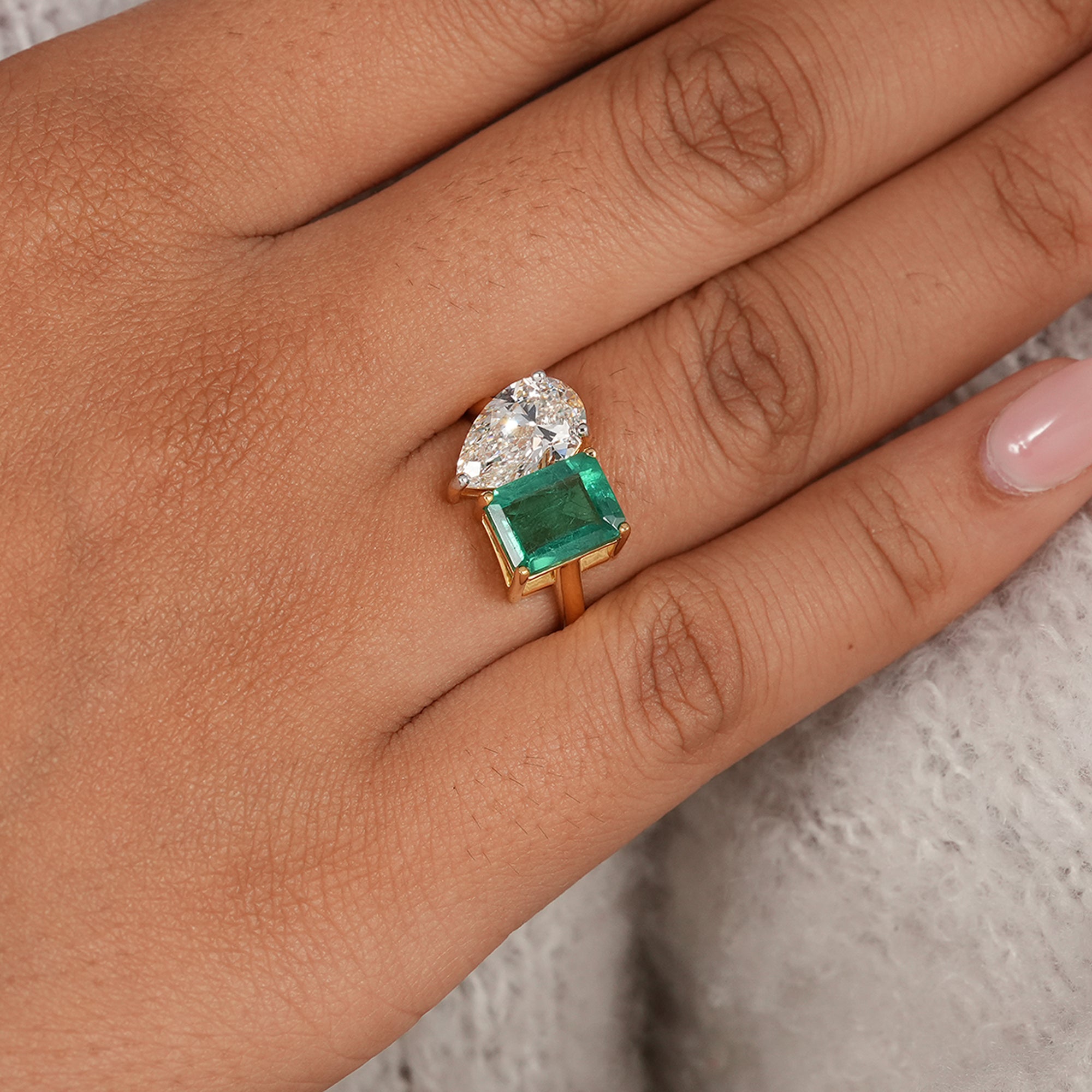 Fine jewelry Toi et Moi diamond ring for proposal