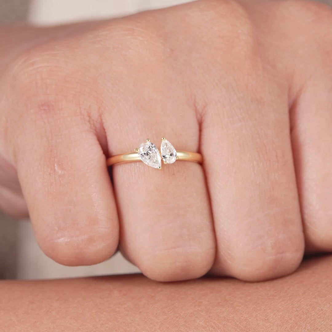 Toi Et Moi Pear Lab Diamond Engagement Ring