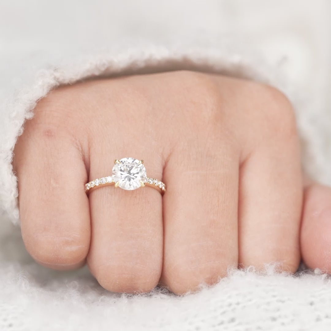 Classic Round Lab Diamond Solitaire Ring with Pavé Band
