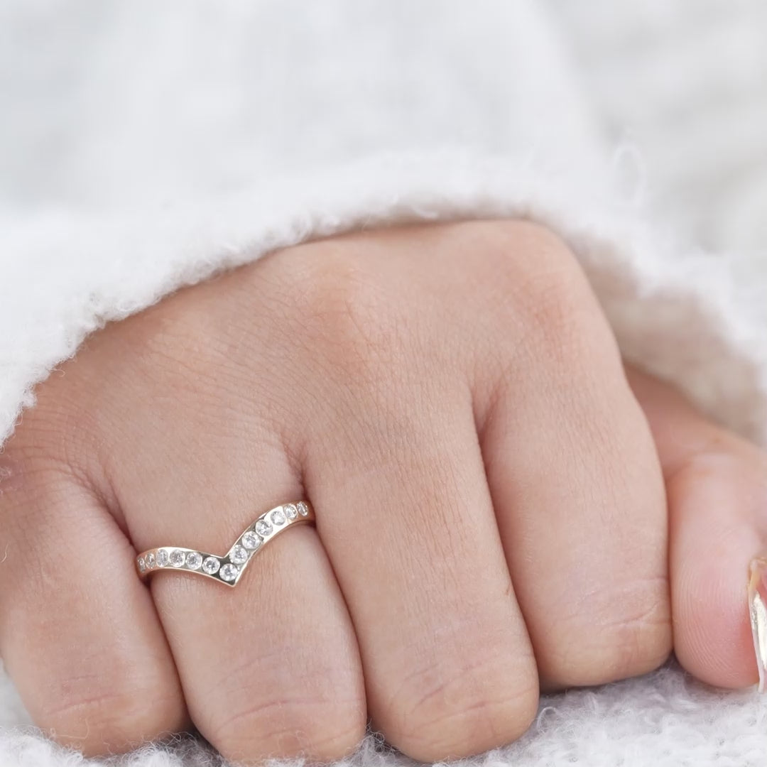 Luxury V Shape Lab Diamond Bezel Set Gold Stackable Ring