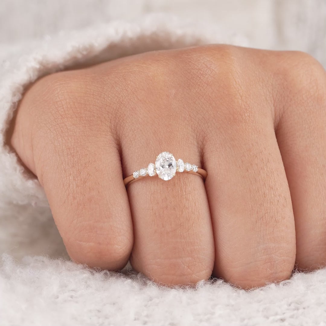 oval-lab-grown-diamond-engagement-ring-7-stone-round-oval-accent