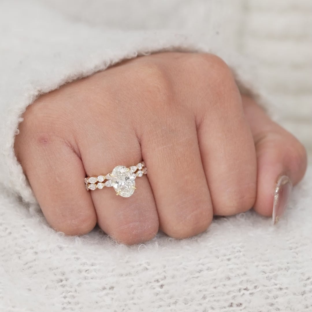Oval Cut Lab Grown Diamond Bridal Ring Set