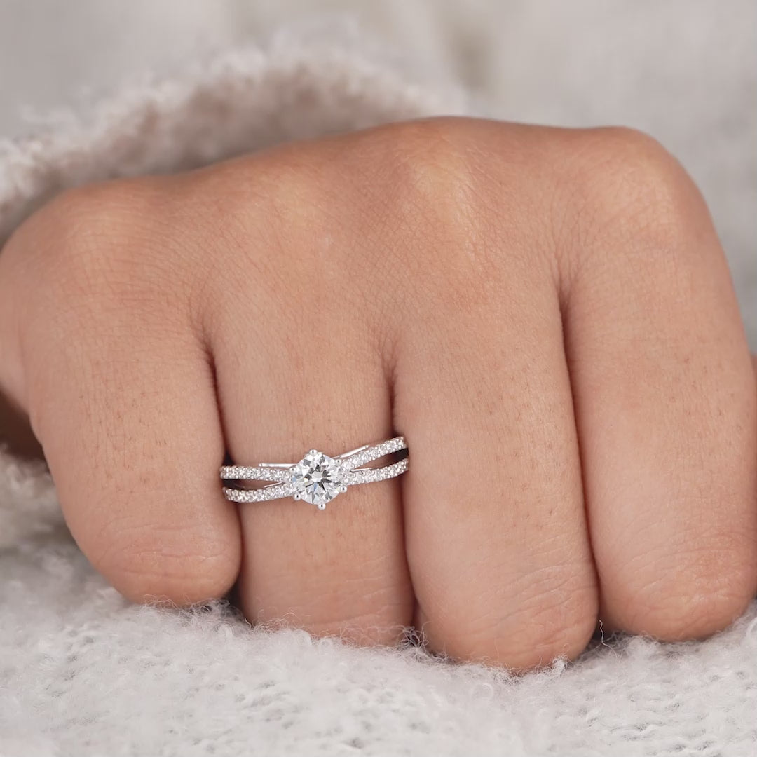 Round Cut Lab Diamond Engagement Ring With Split Shank Band